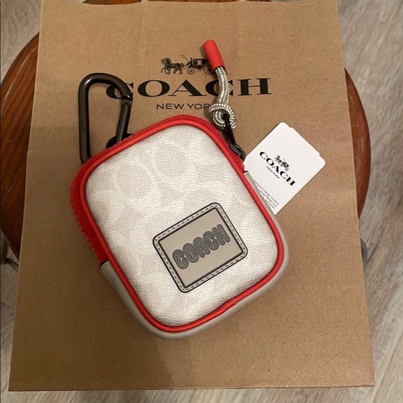 Coach pouch - Picture 1 of 2
